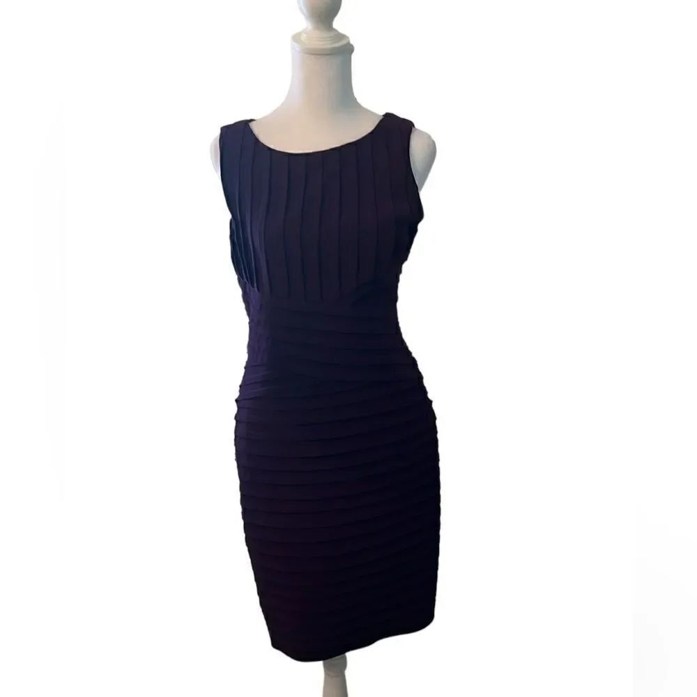 Scarlett size 8 purple bodycon side zip sleeveless tiered dress EUC